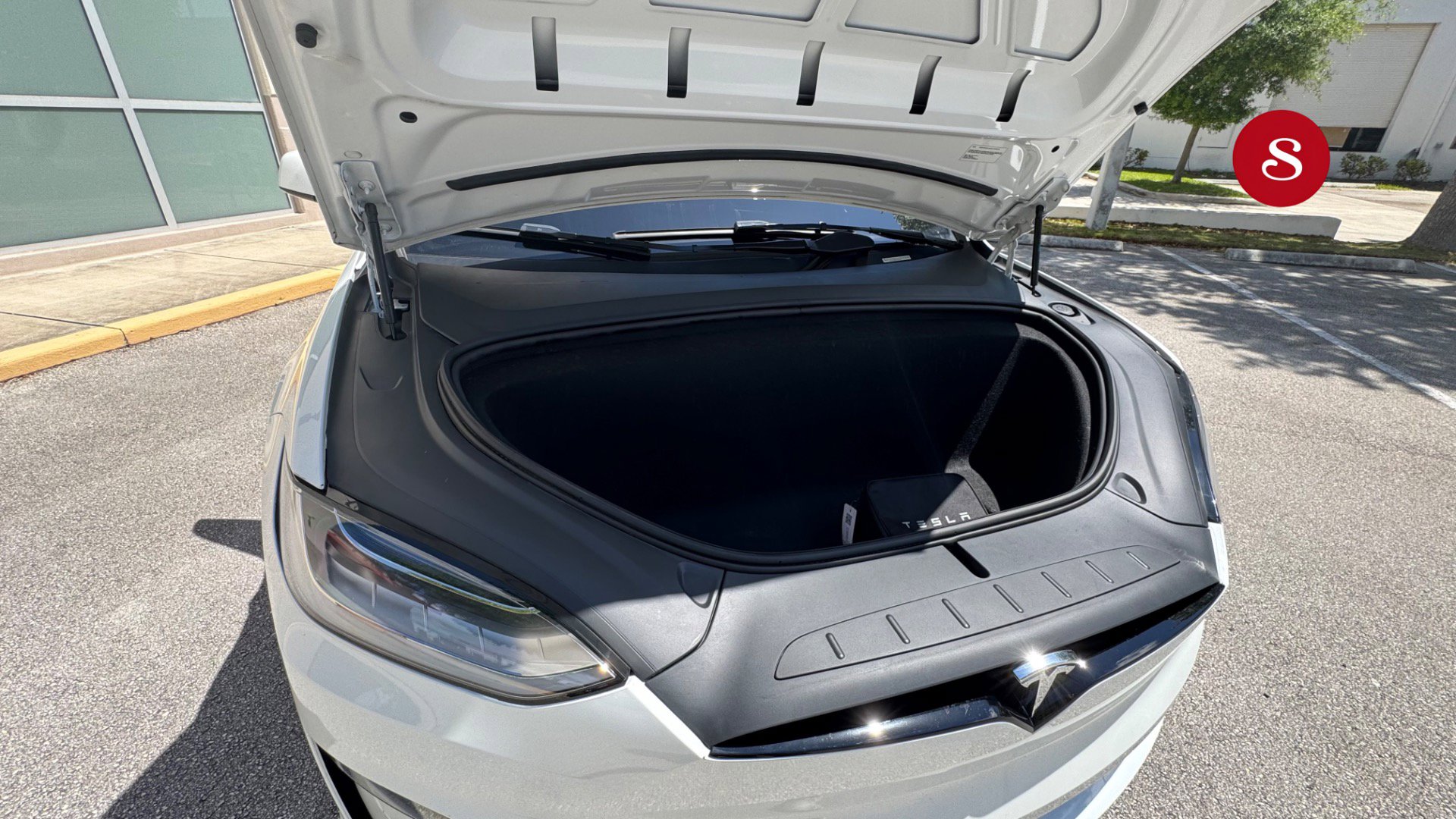 Used 2022 Tesla Model X Plaid AWD/4WD image 6