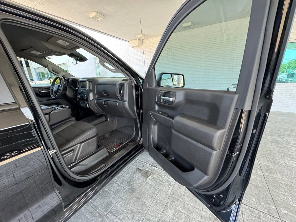 Used 2025 Chevrolet Silverado 1500 Custom Trail Boss AWD/4WD image 16