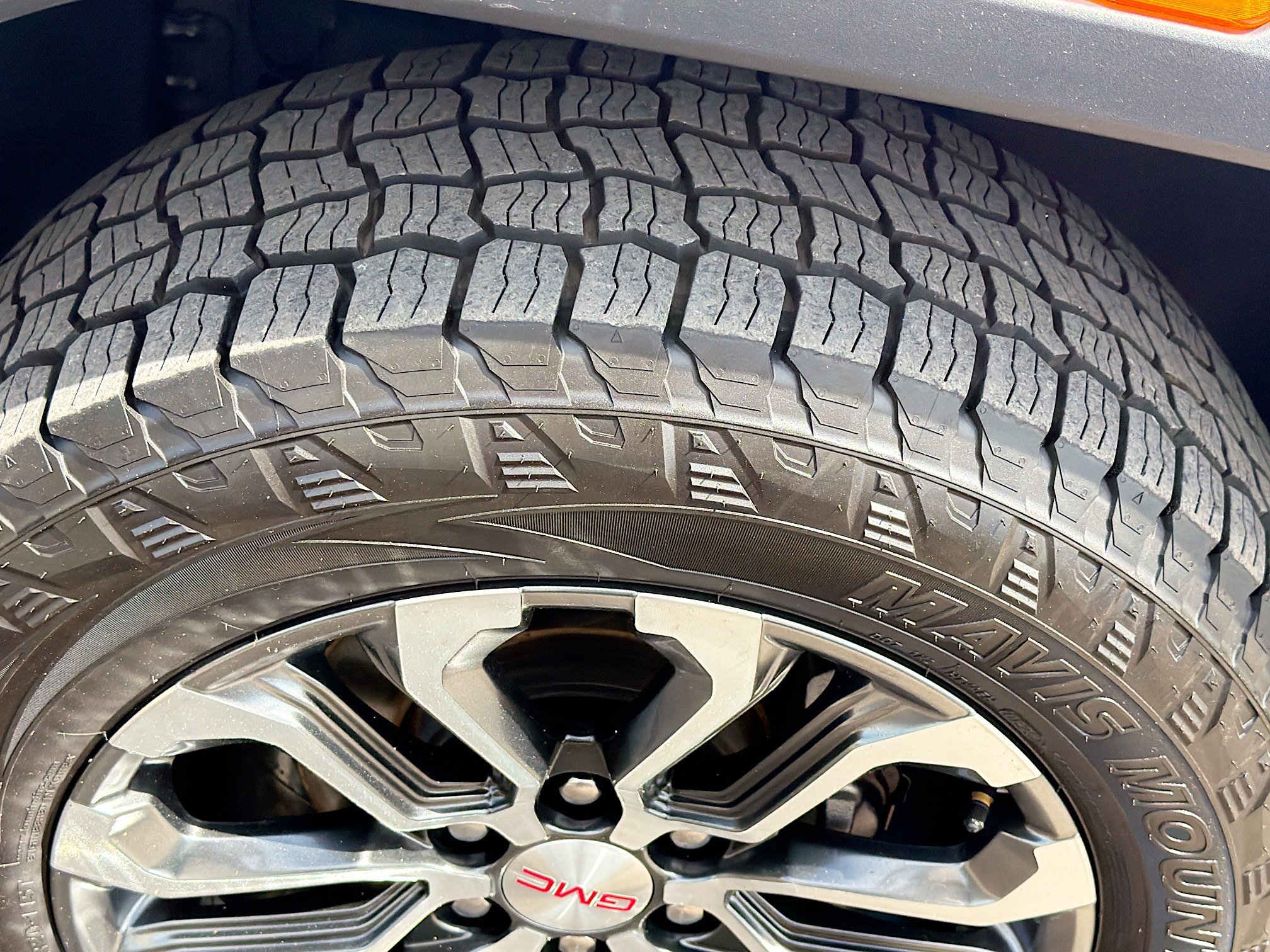 Used 2023 GMC Canyon Denali image 43