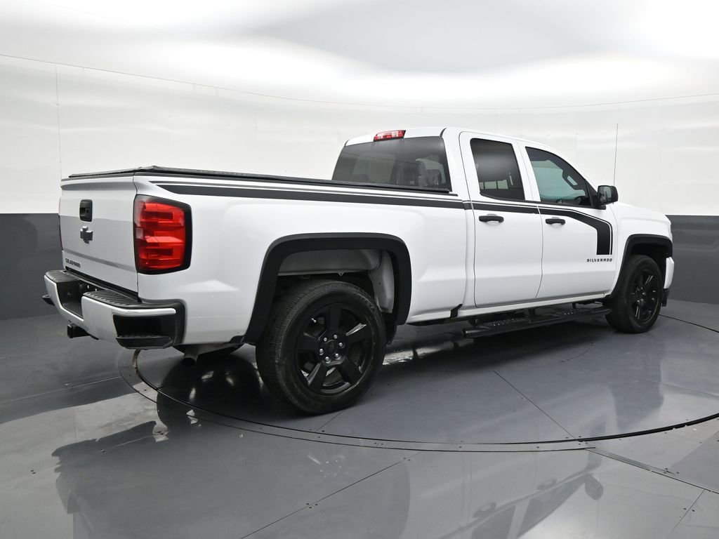 Used 2018 Chevrolet Silverado 1500 Custom w/ Custom Value Package RWD image 5