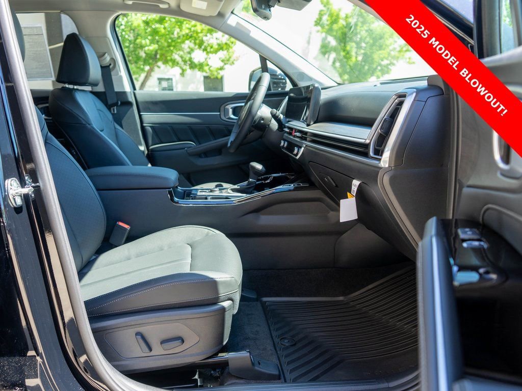 New 2025 Kia Sorento SX image 10