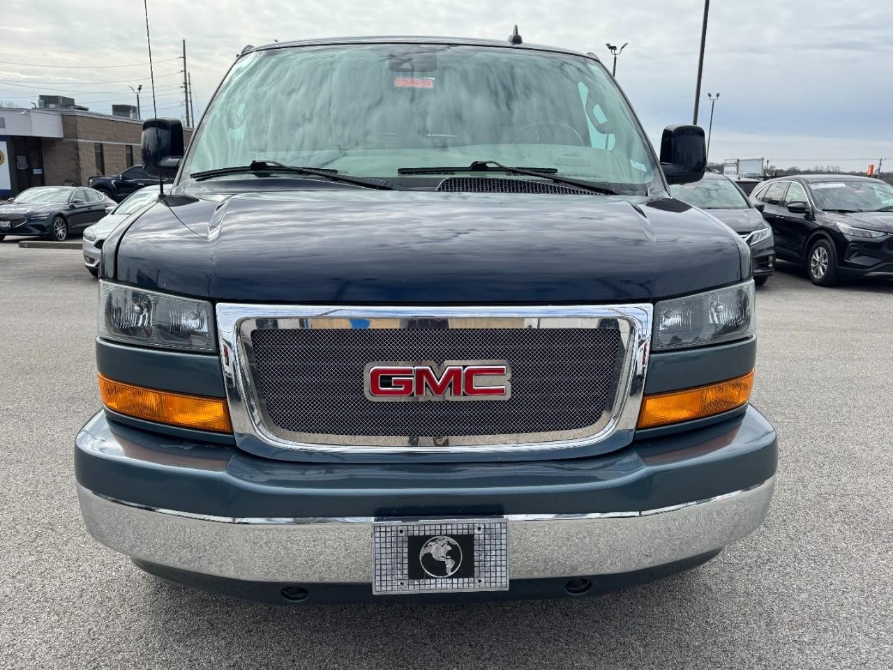 Used 2020 GMC Savana 2500 w/ Enhanced Convenience Package image 9