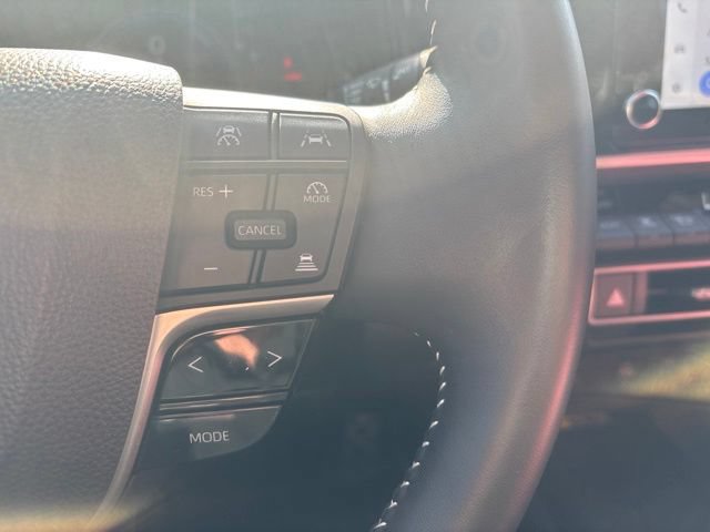 Used 2025 Toyota Camry SE FWD image 15