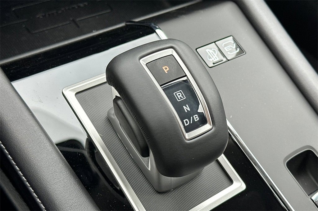 New 2025 Mitsubishi Outlander SE image 22