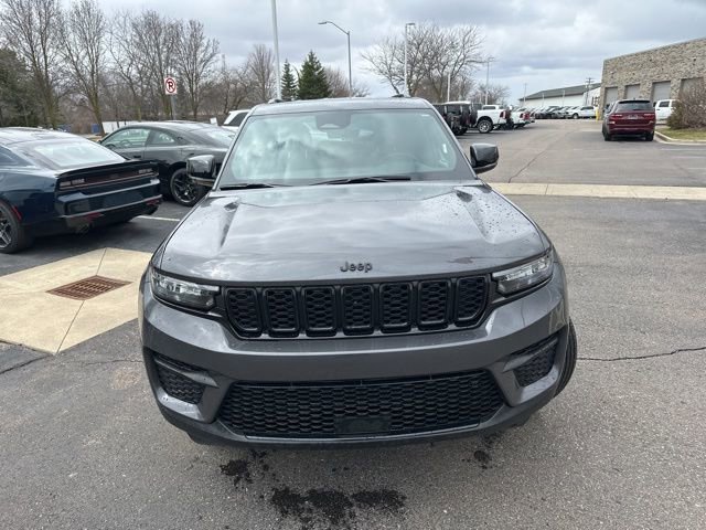 Certified 2025 Jeep Grand Cherokee Altitude image 7