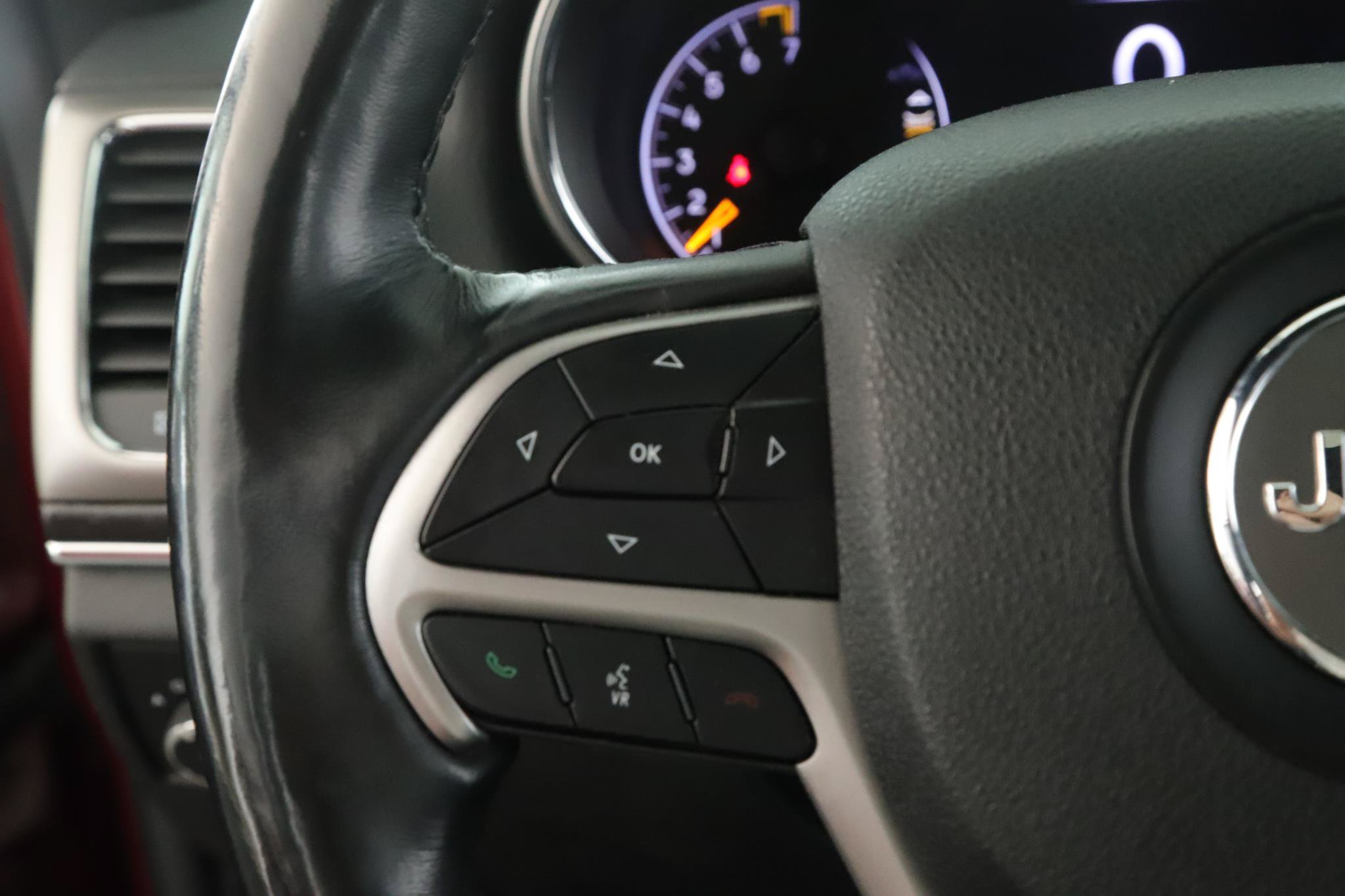 Used 2018 Jeep Grand Cherokee Limited AWD/4WD image 11