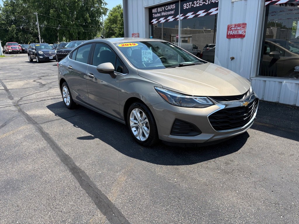 Used 2019 Chevrolet Cruze LT w/ Convenience Package FWD image 1