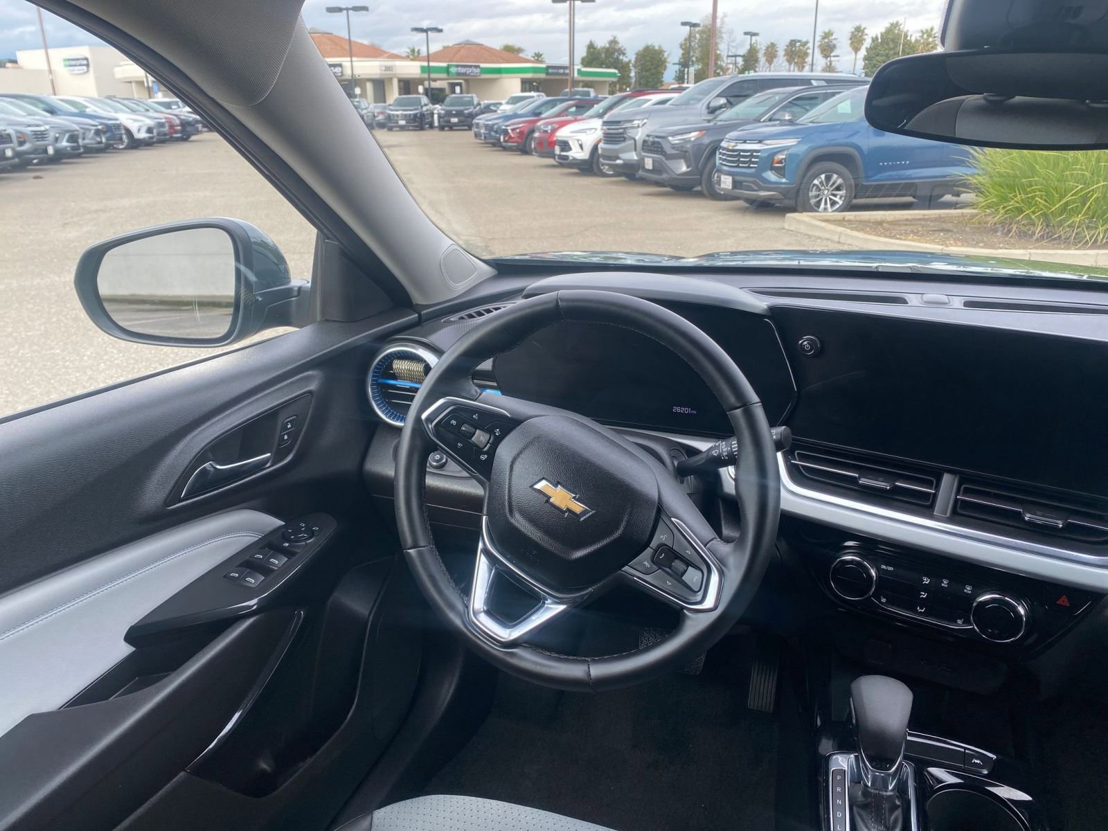 Used 2025 Chevrolet Trax LT w/ LT Convenience Package image 35