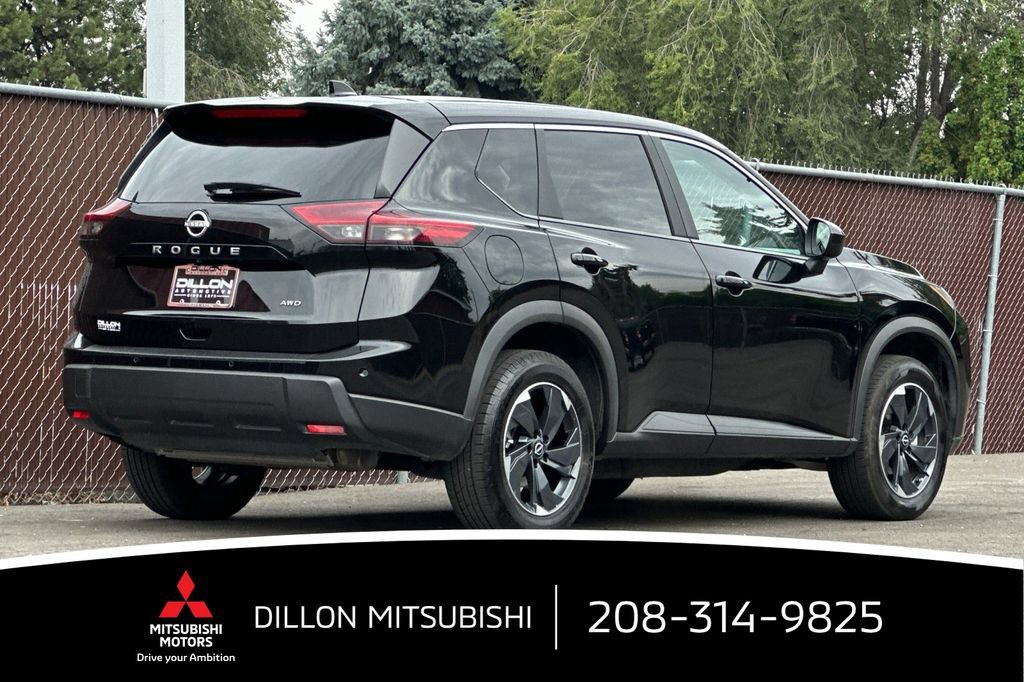 Used 2025 Nissan Rogue SV AWD/4WD image 4
