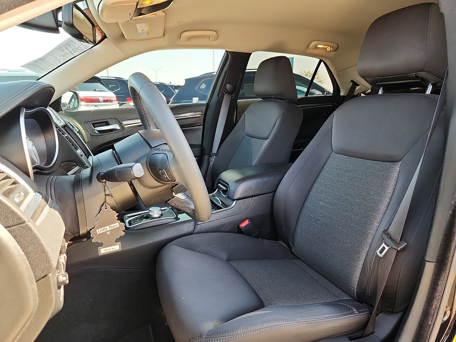 Used 2022 Chrysler 300 Touring w/ Sport Appearance Package RWD image 12