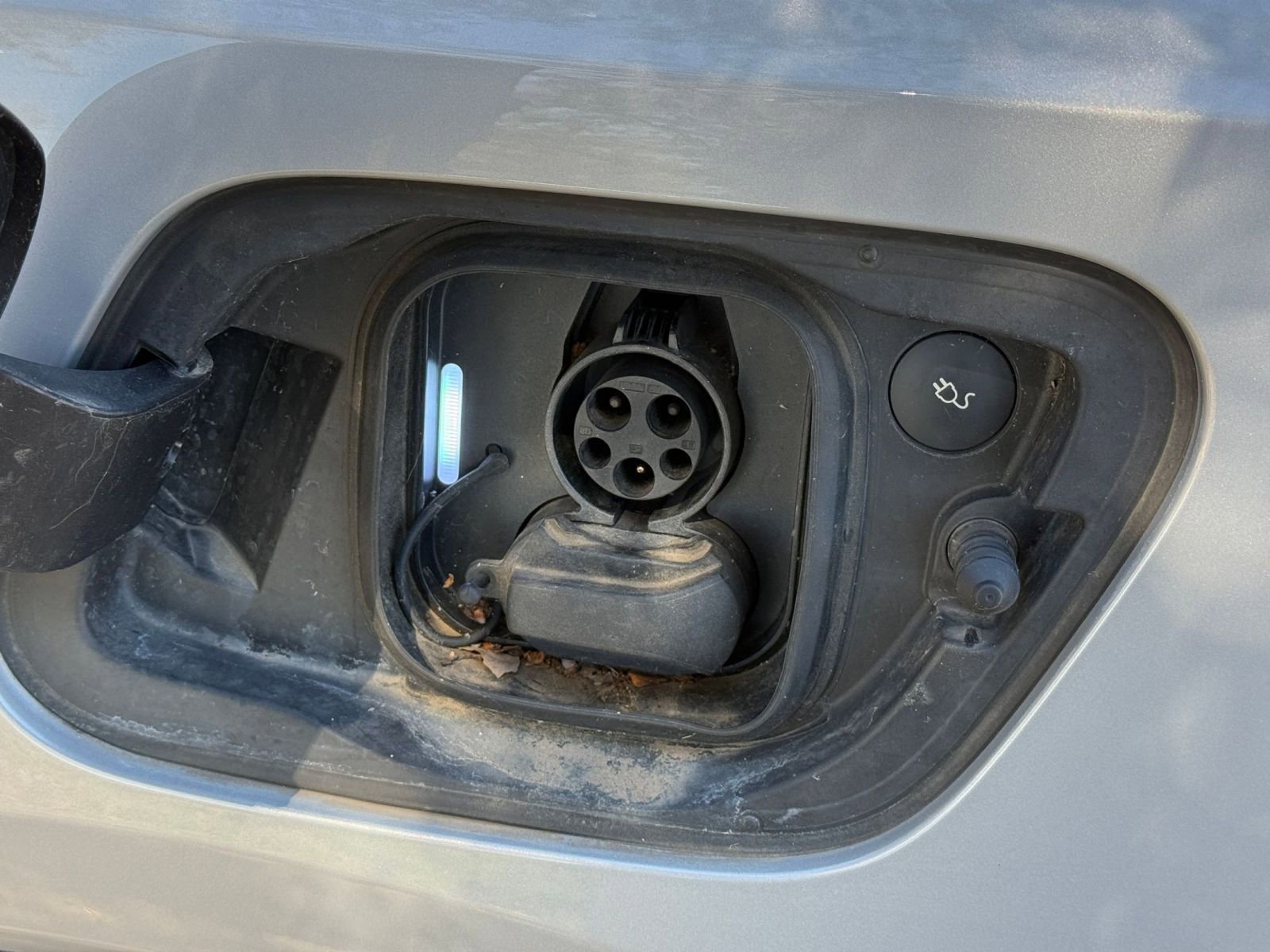 Used 2023 Volvo XC40 Recharge Plus image 22