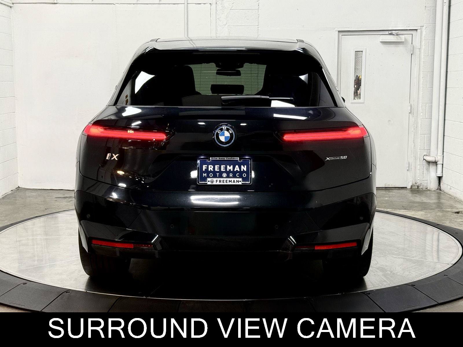 Used 2024 BMW iX xDrive50 w/ Sport Package AWD/4WD image 8