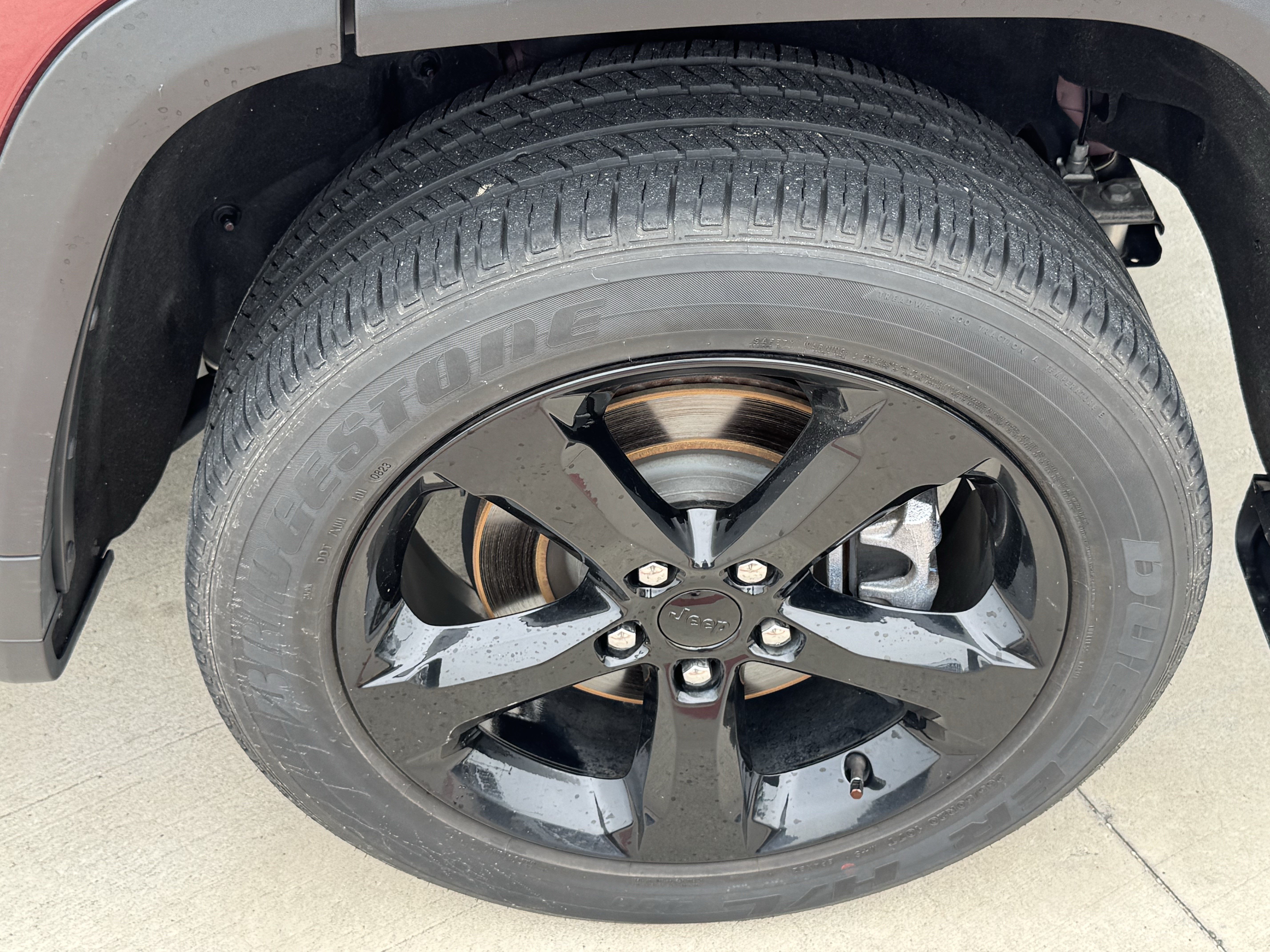 Used 2023 Jeep Grand Cherokee L Laredo AWD/4WD image 9