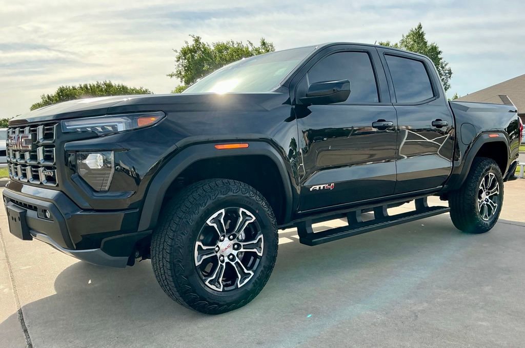 Used 2025 GMC Canyon AT4 AWD/4WD image 7