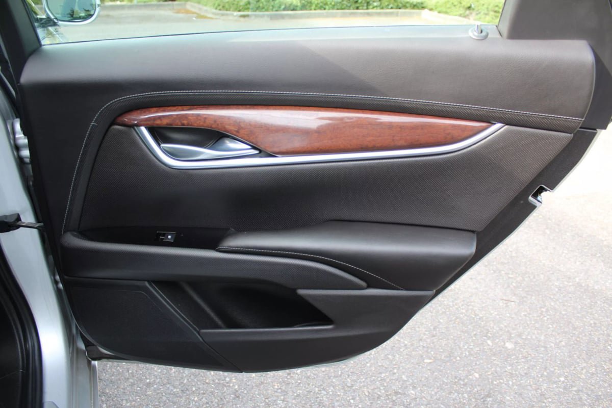 Used 2014 Cadillac XTS Luxury image 28