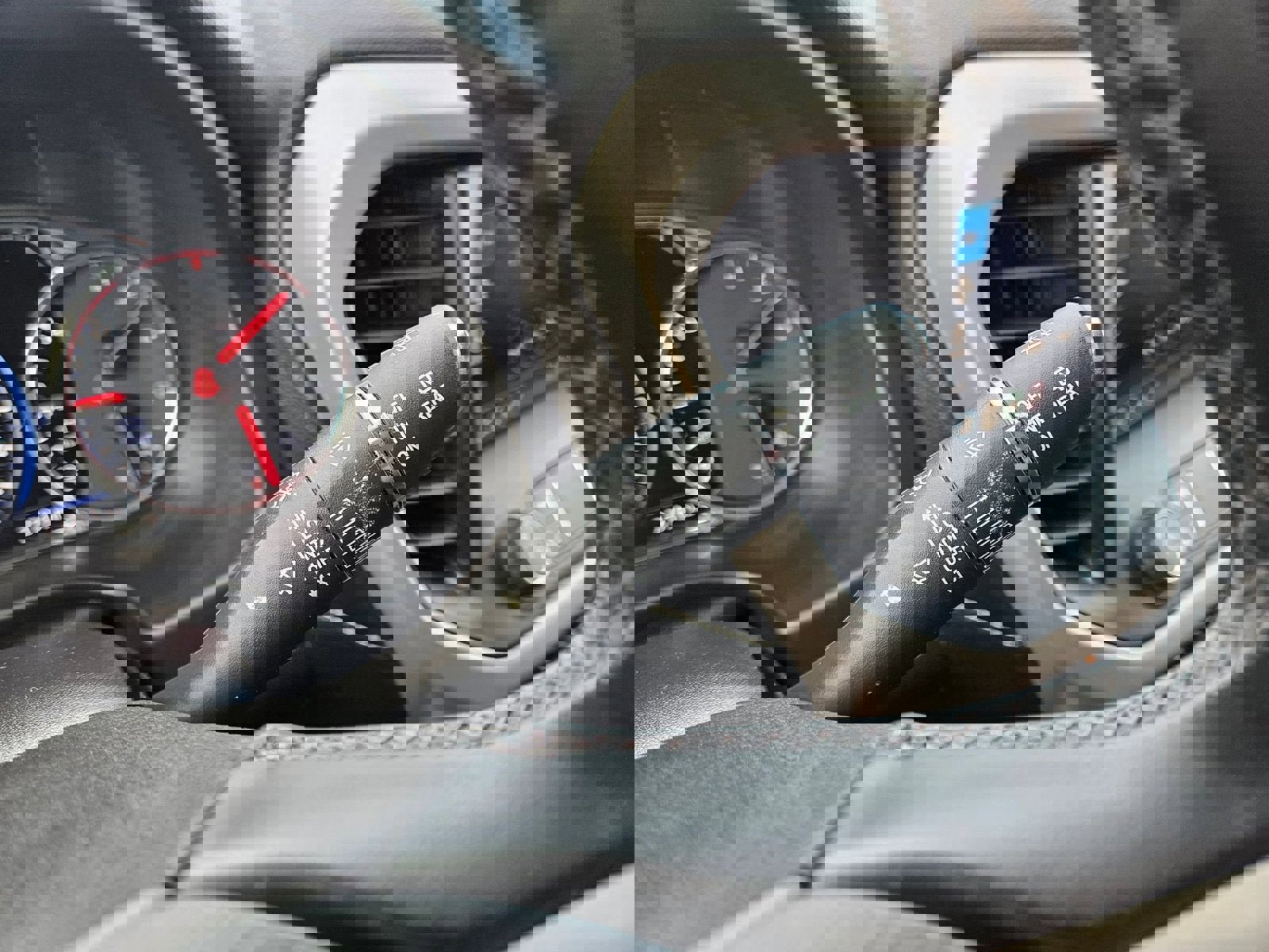 Used 2023 GMC Acadia Denali image 15