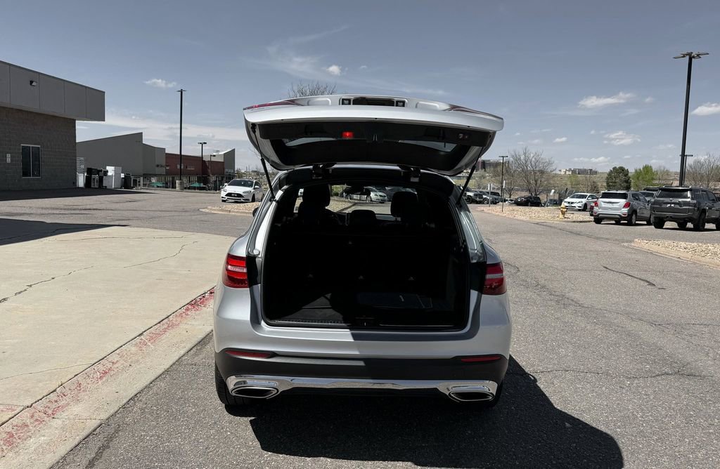 Used 2019 Mercedes-Benz GLC 300 4MATIC image 8