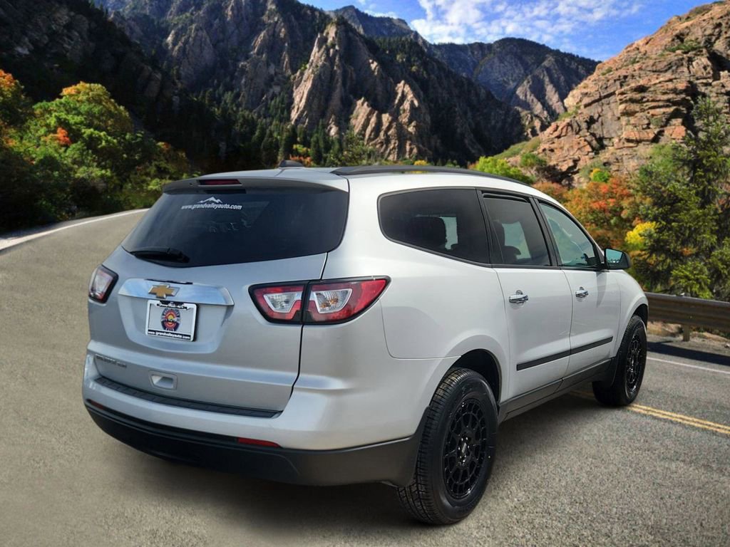 Used 2017 Chevrolet Traverse LS AWD/4WD image 3