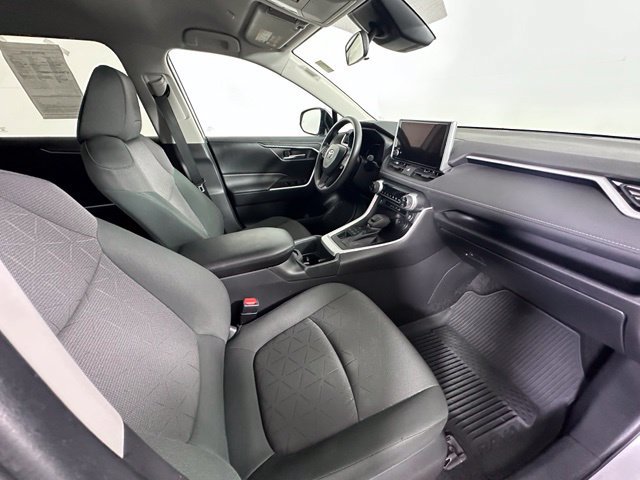 Used 2024 Toyota RAV4 XLE AWD/4WD image 27