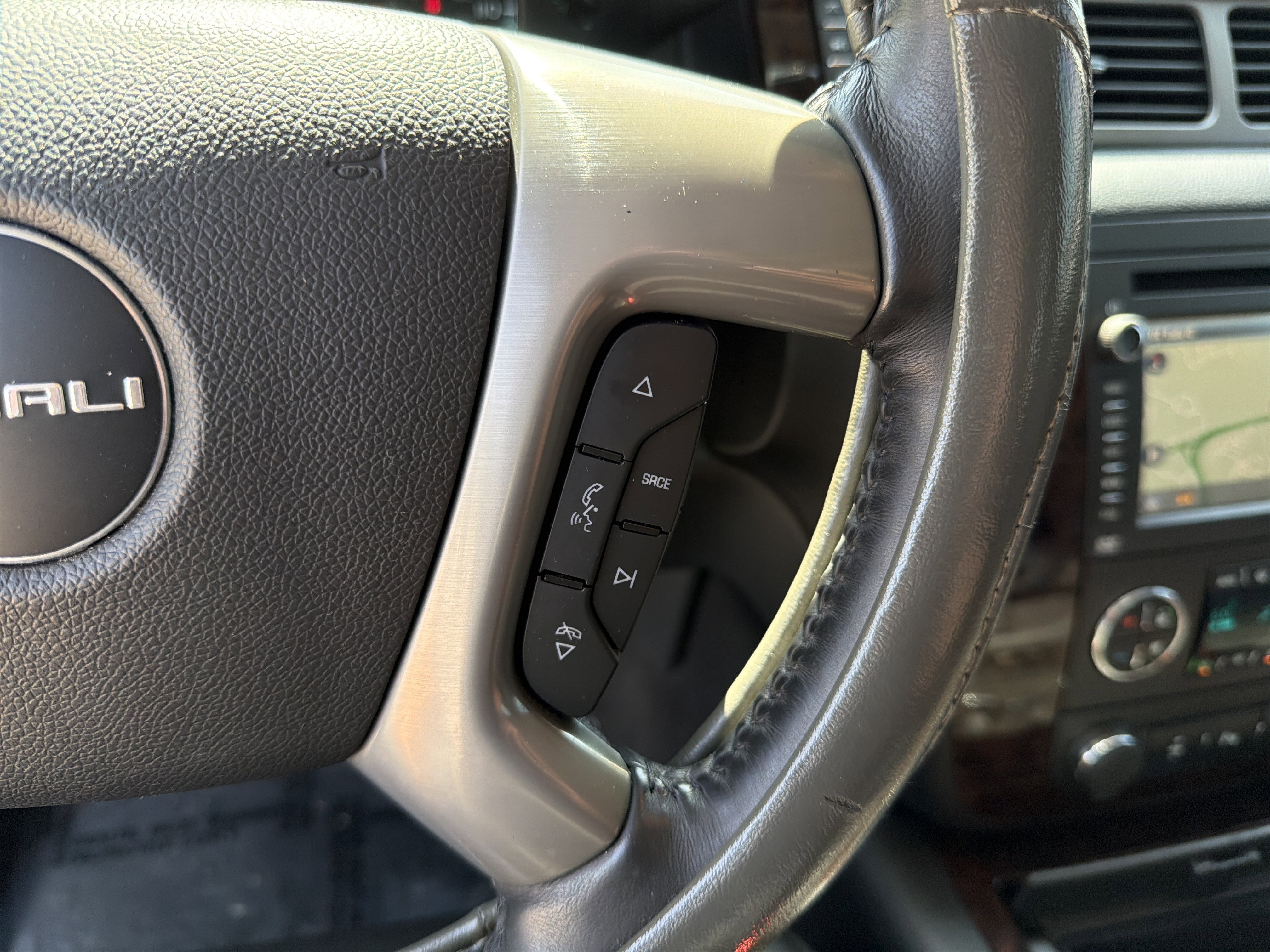 Used 2014 GMC Yukon Denali image 35
