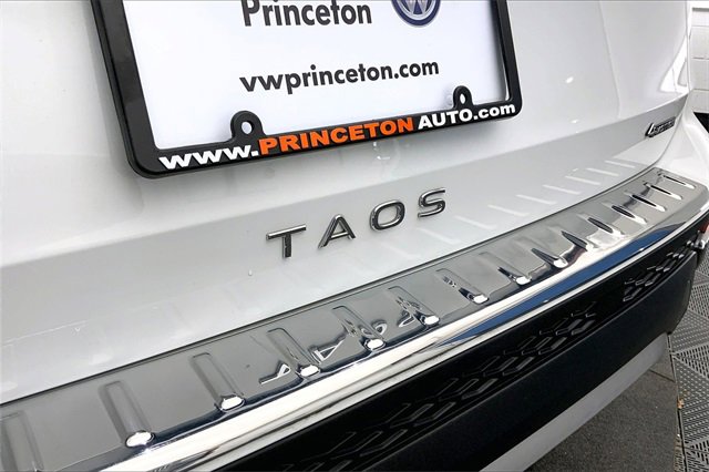 Certified 2022 Volkswagen Taos SE image 8