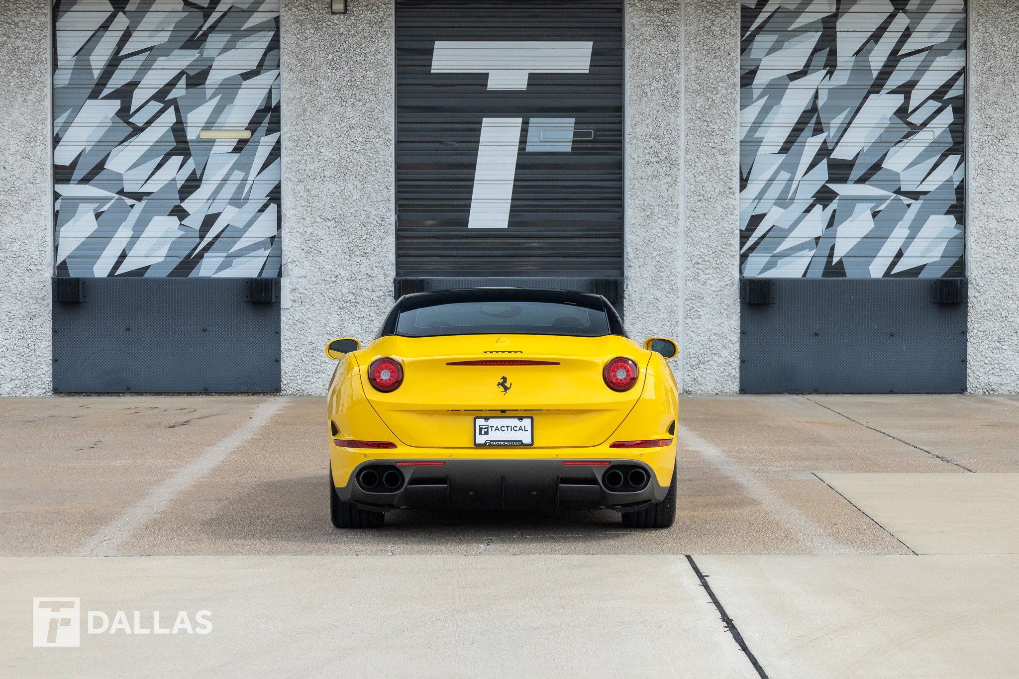Used 2016 Ferrari California T RWD image 14