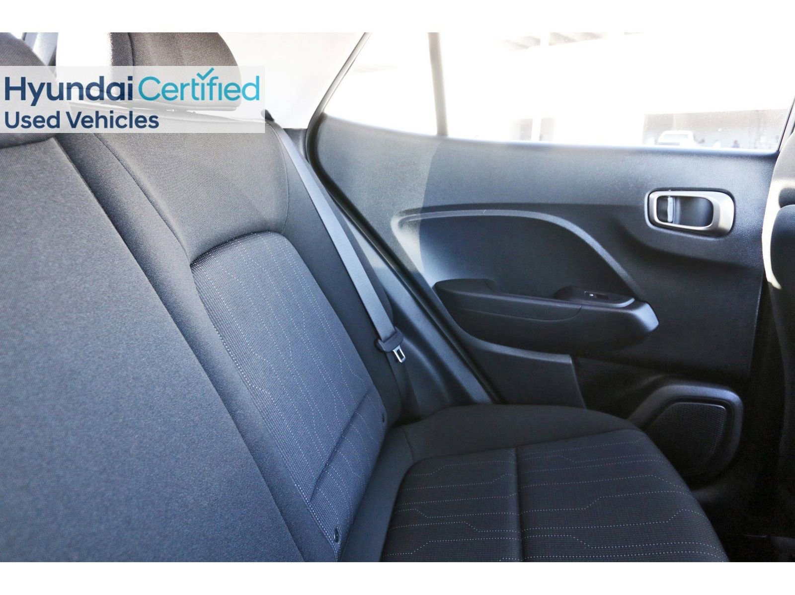 Certified 2025 Hyundai Venue SE image 14