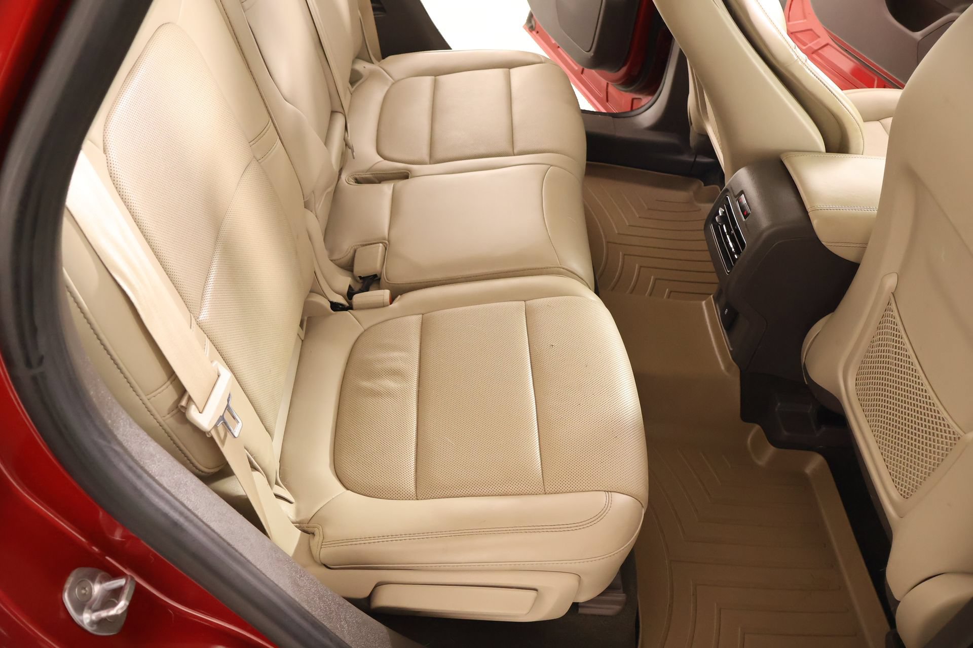 Used 2021 Lincoln Corsair Reserve w/ Elements Package FWD image 15