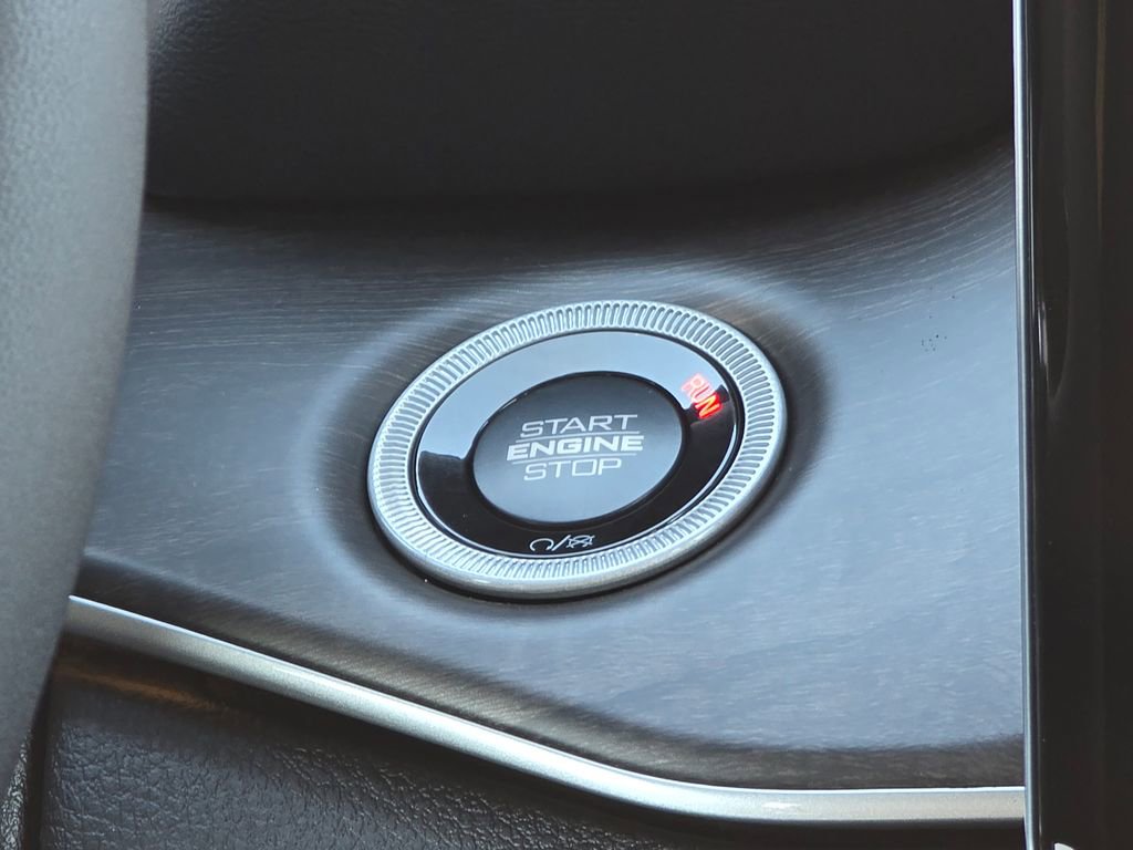 New 2025 Jeep Grand Cherokee Limited w/ Black Appearance Package image 32