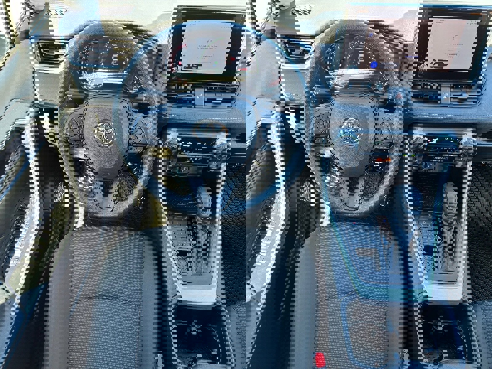 Used 2025 Toyota RAV4 LE image 13