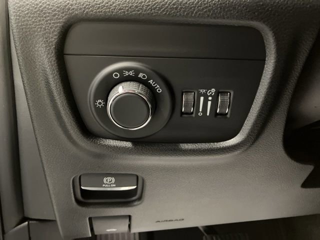 Used 2025 Jeep Grand Cherokee Laredo X w/ Luxury Tech Group I image 23