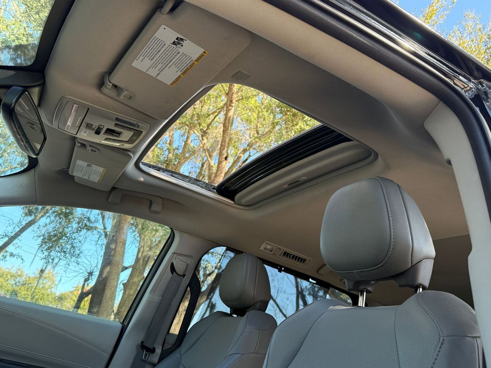 Used 2023 Toyota Sienna XLE image 29