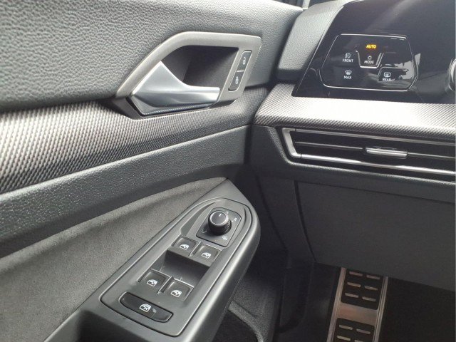 Certified 2025 Volkswagen GTI SE FWD image 23