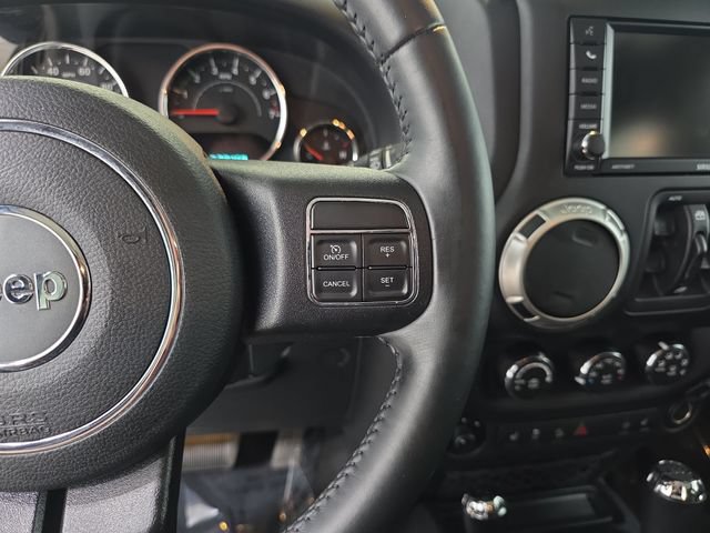 Used 2017 Jeep Wrangler Unlimited Sahara w/ Connectivity Group AWD/4WD image 15