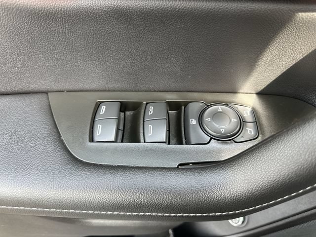 Used 2024 Chevrolet Blazer LT FWD image 5