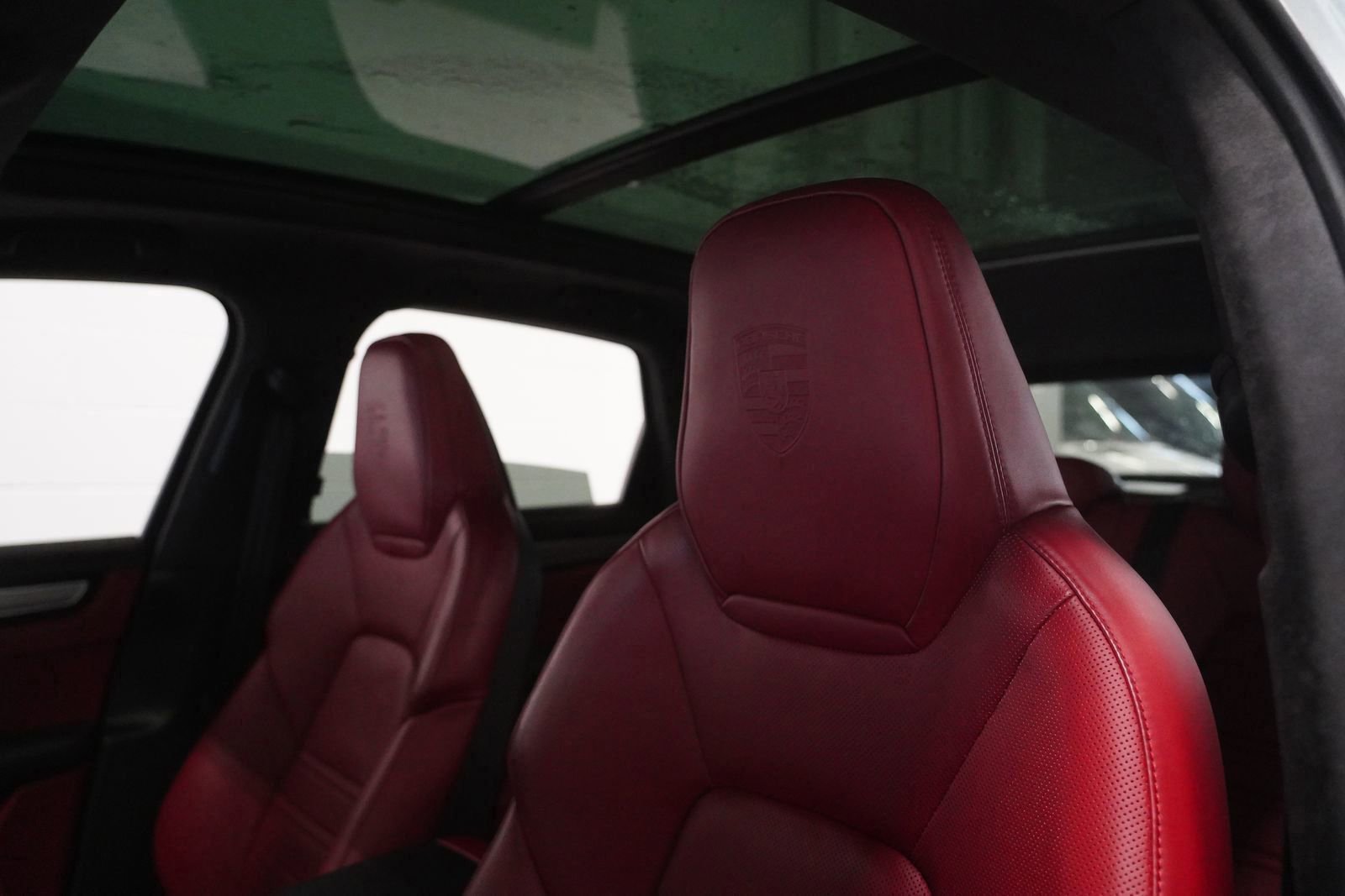 Used 2022 Porsche Cayenne Turbo S image 13