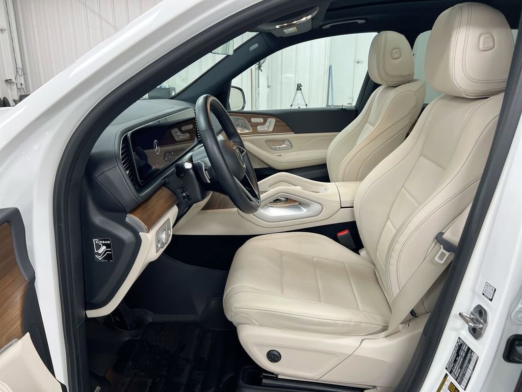 Used 2025 Mercedes-Benz GLS 450 4MATIC image 21