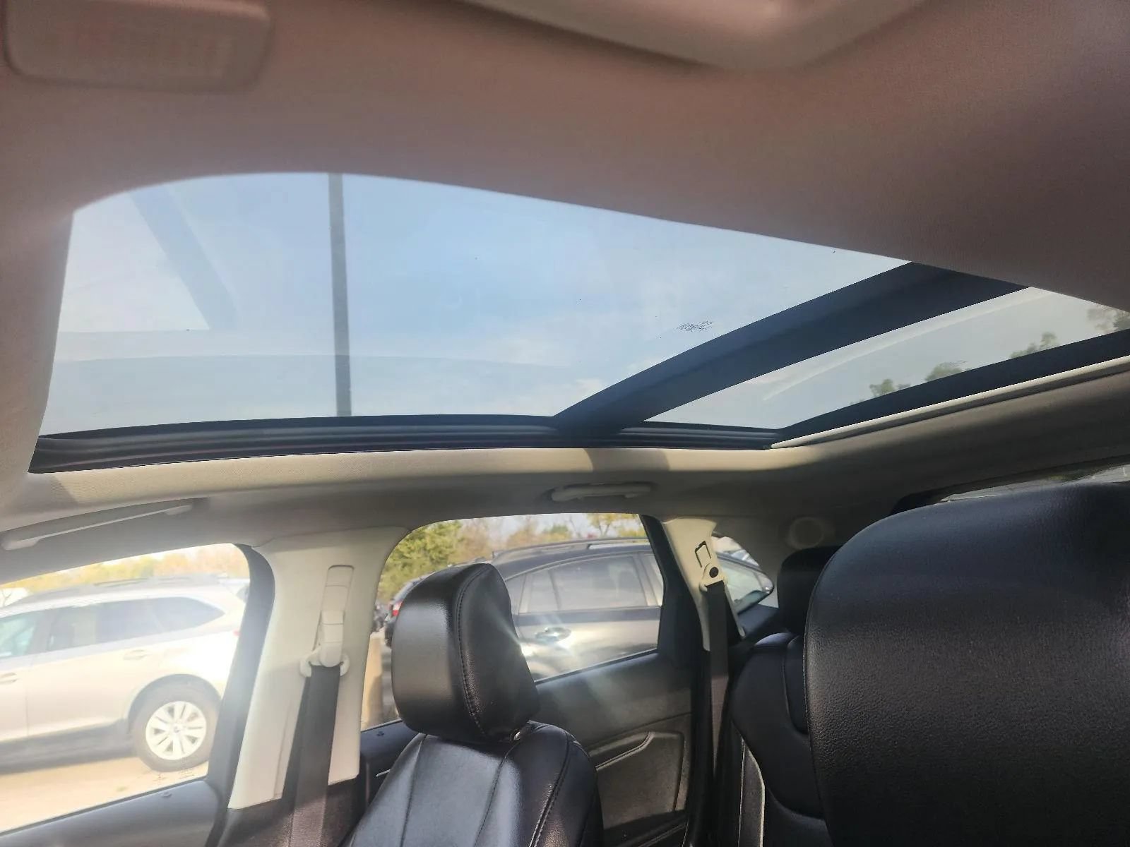 Used 2020 Ford Edge Titanium FWD image 18