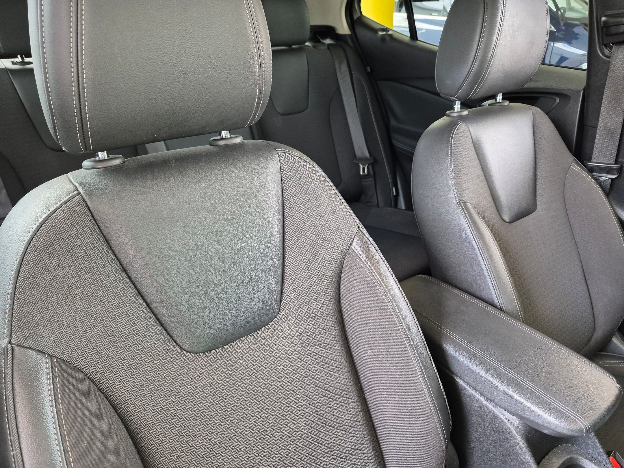 Used 2020 Buick Encore GX Select w/ Experience Buick Package FWD image 31