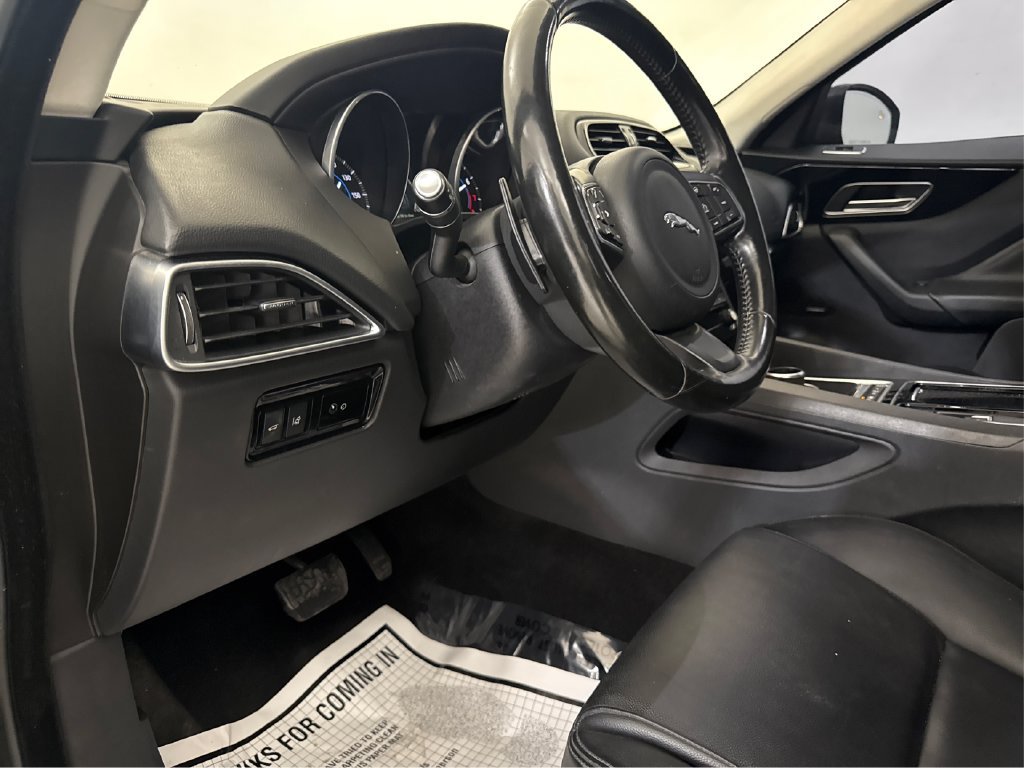 Used 2018 Jaguar F-PACE Premium AWD/4WD image 28