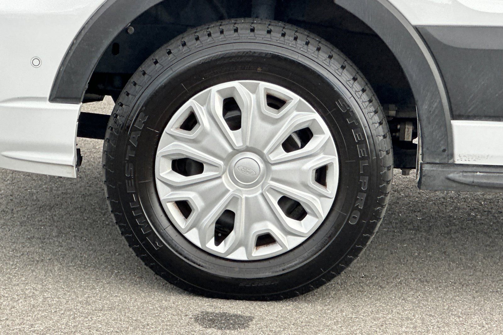 Used 2023 Ford Transit 350 XLT image 31