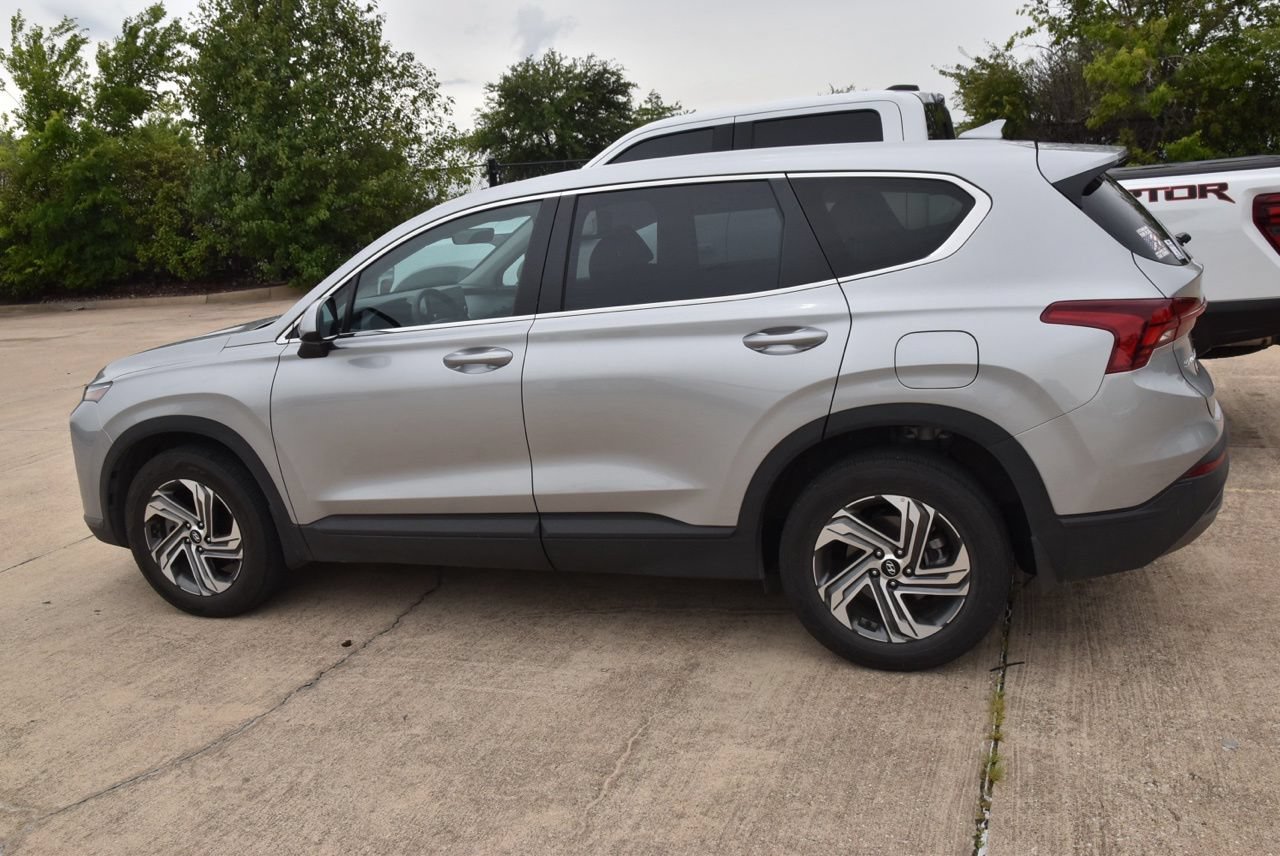 Used 2023 Hyundai Santa Fe SE FWD image 9