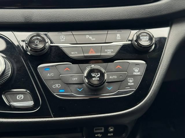 Used 2019 Chrysler Pacifica Touring Plus w/ S Appearance Package FWD image 16