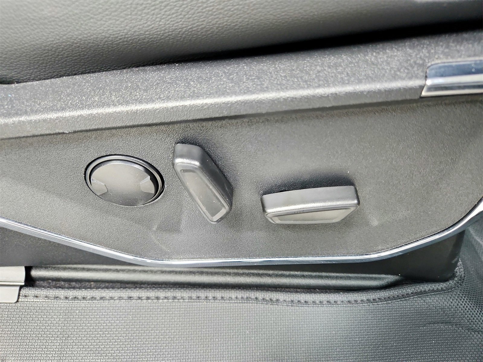 Used 2023 Ford F150 Lariat image 39