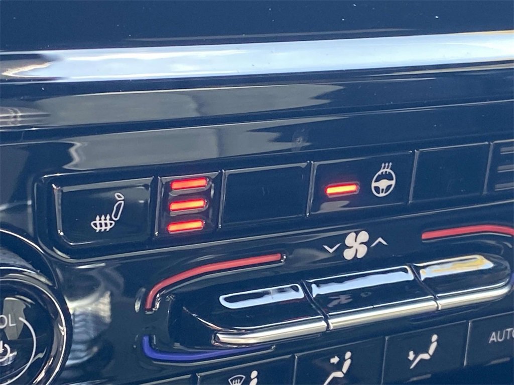 New 2025 Jeep Grand Cherokee Laredo image 18