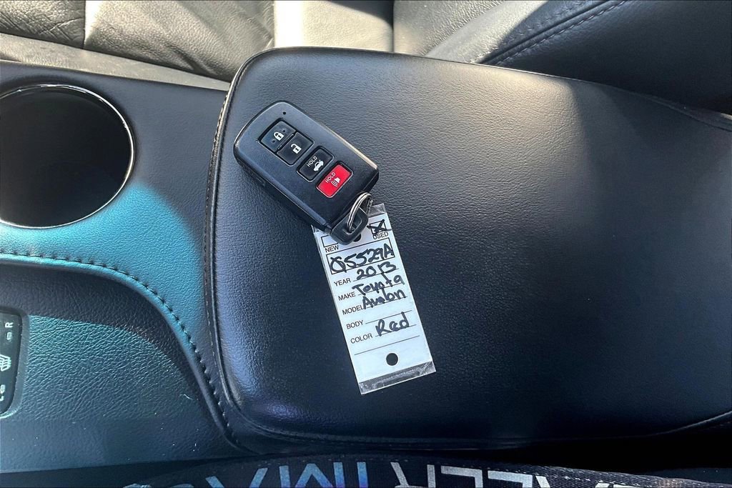 Used 2013 Toyota Avalon XLE image 11