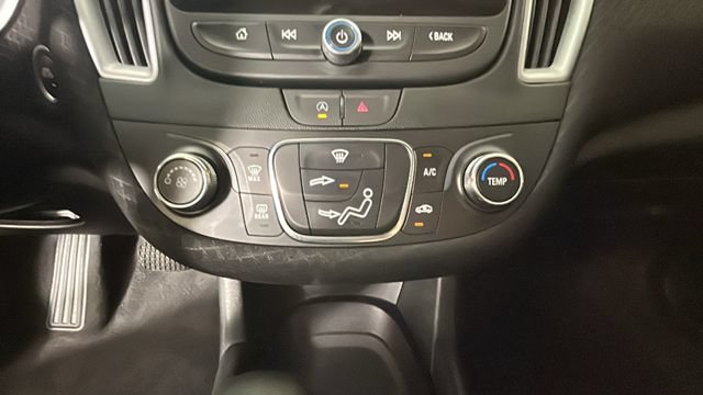 Used 2023 Chevrolet Malibu LS FWD image 22