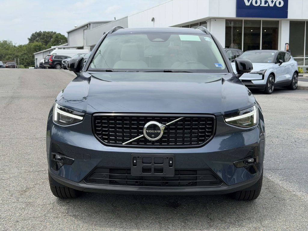 New 2026 Volvo XC40 B5 Ultra w/ Protection Package Premier AWD/4WD image 23