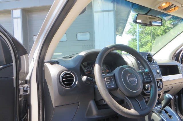 Used 2015 Jeep Compass Sport w/ Power Value Group FWD image 15