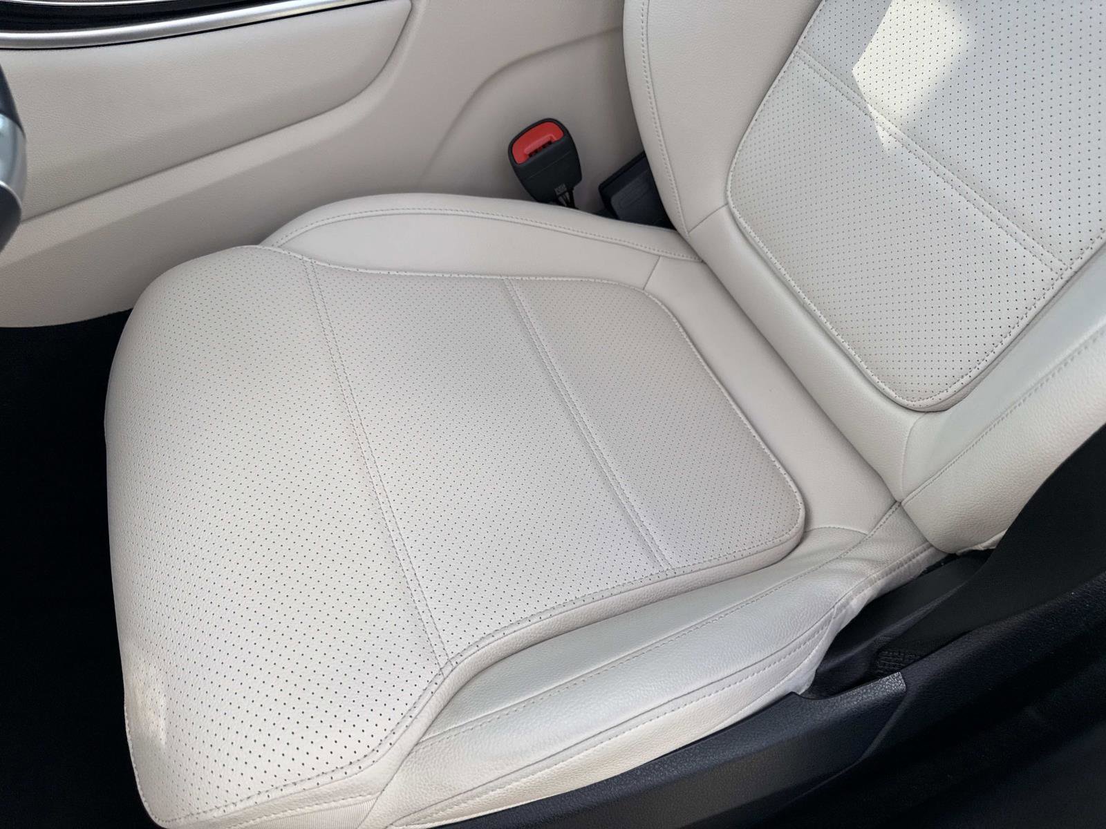 Used 2025 Mercedes-Benz GLC 300 image 22